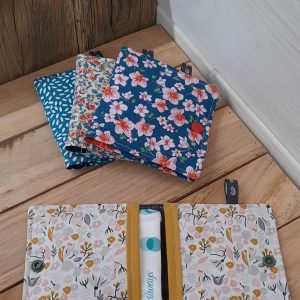 Pochette, trousse rangement  pour serviette hygiénique