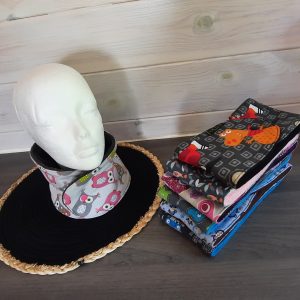 Cache-cou ajustable pour enfants en polaire et coton imprimé