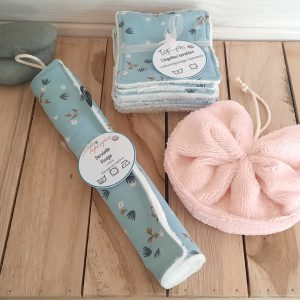 Coffret salle de bain, 1 Lot lingettes lavables, 1 Fleur de douche et une mini serviette visage en coton imprimé et éponge bambou