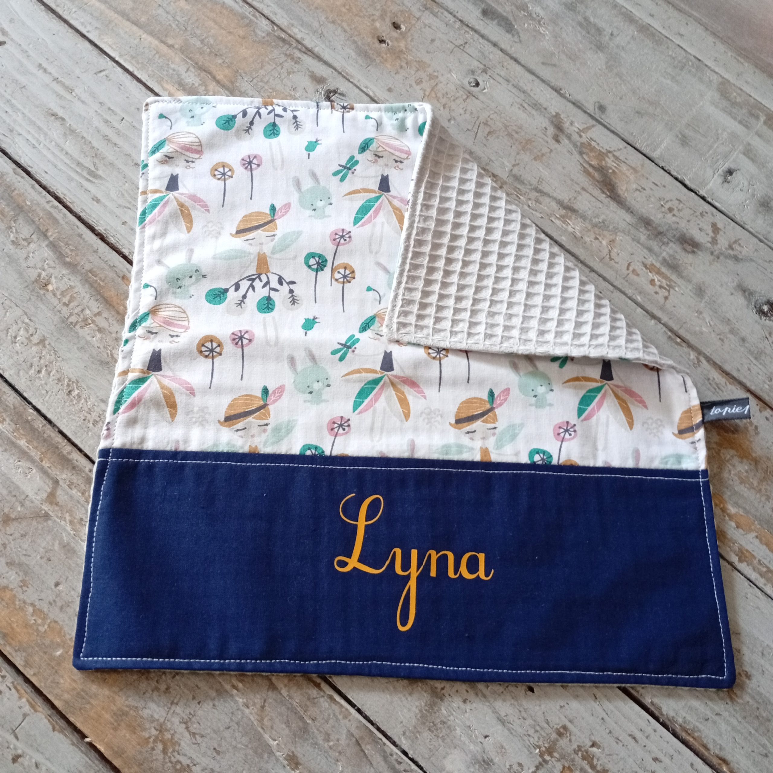 Serviette de table avec le prénom "Lyna"