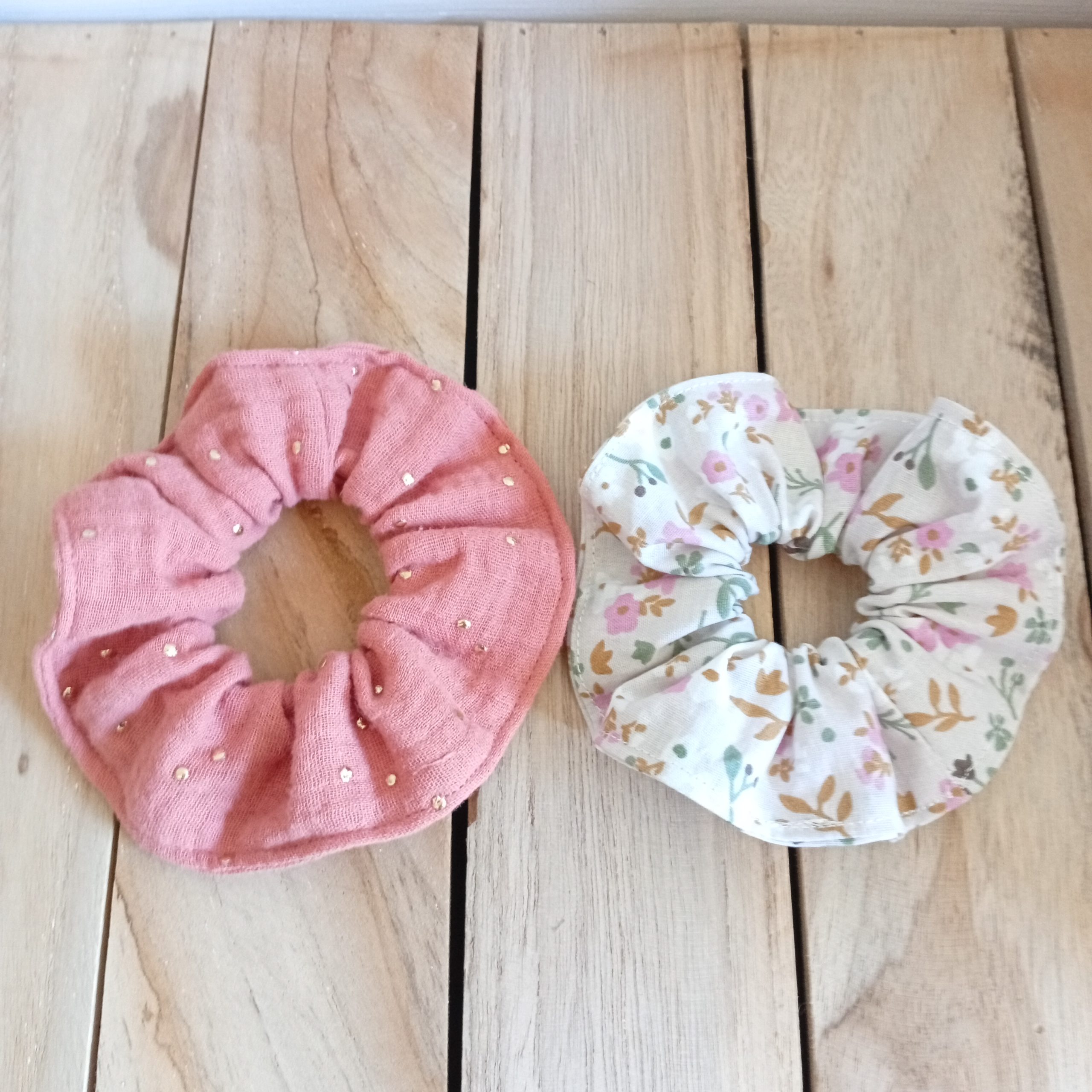 Lot de 2 chouchous enfants – Coton imprimé & double gaze – Petits prix – Fabrication artisanale à partir de chutes de tissu – Image 2