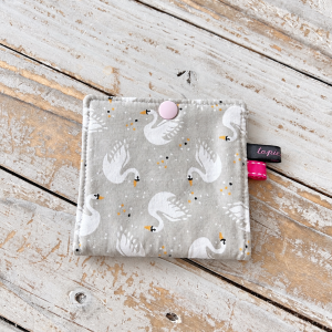 Pochette, trousse rangement pour serviette hygiénique